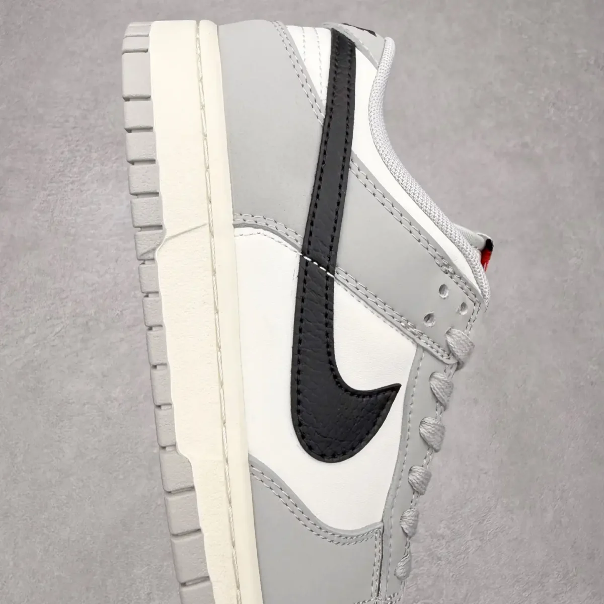 Nike Dunk Low Sneakers - Image 7
