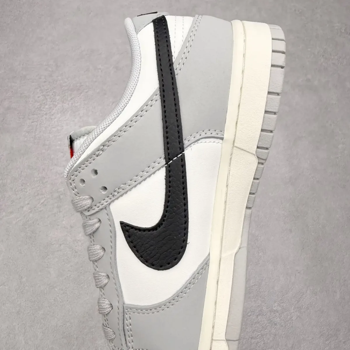 Nike Dunk Low Sneakers - Image 8