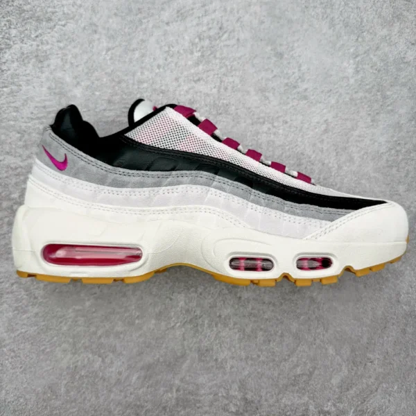 Nike SB x Air Max 95 Sneakers