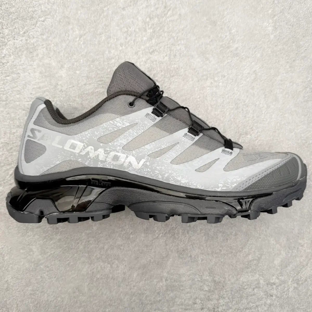 Title: Salomon XT-4 OG Sneakers - Image 1