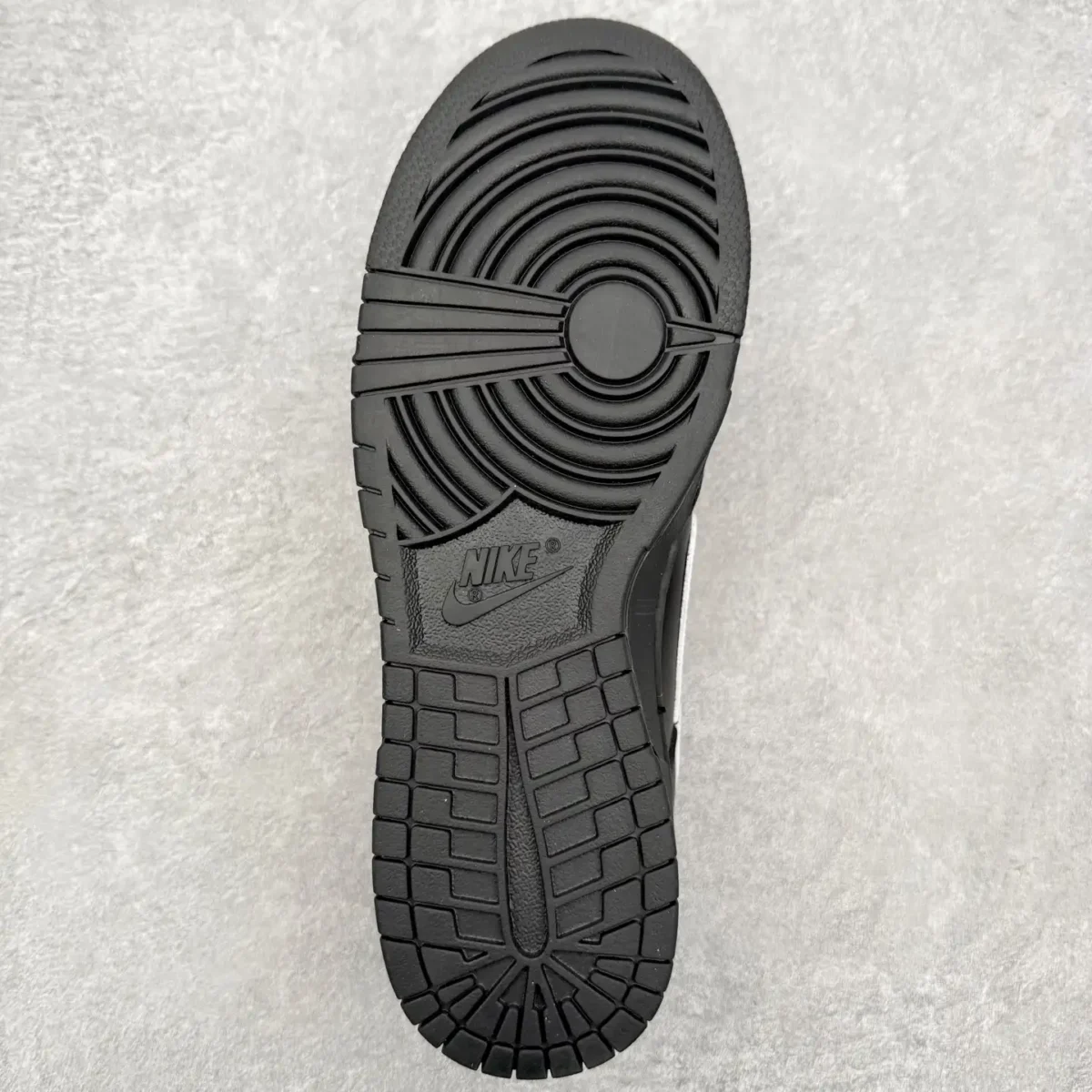 Nike Dunk Low Sneakers - Image 8