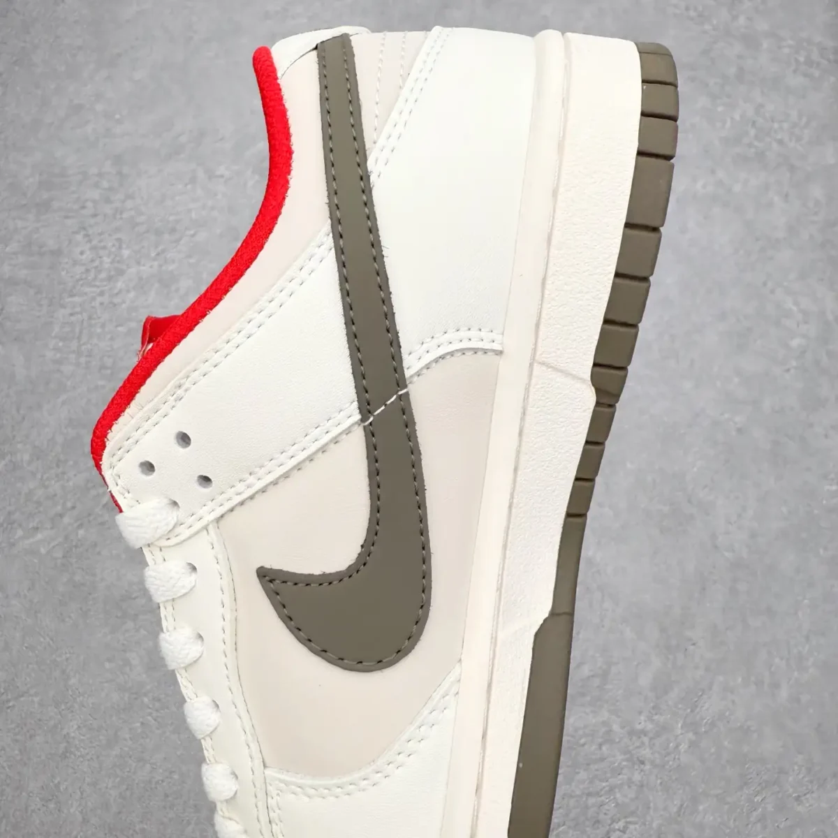 Nike Dunk Low Sneakers - Image 3
