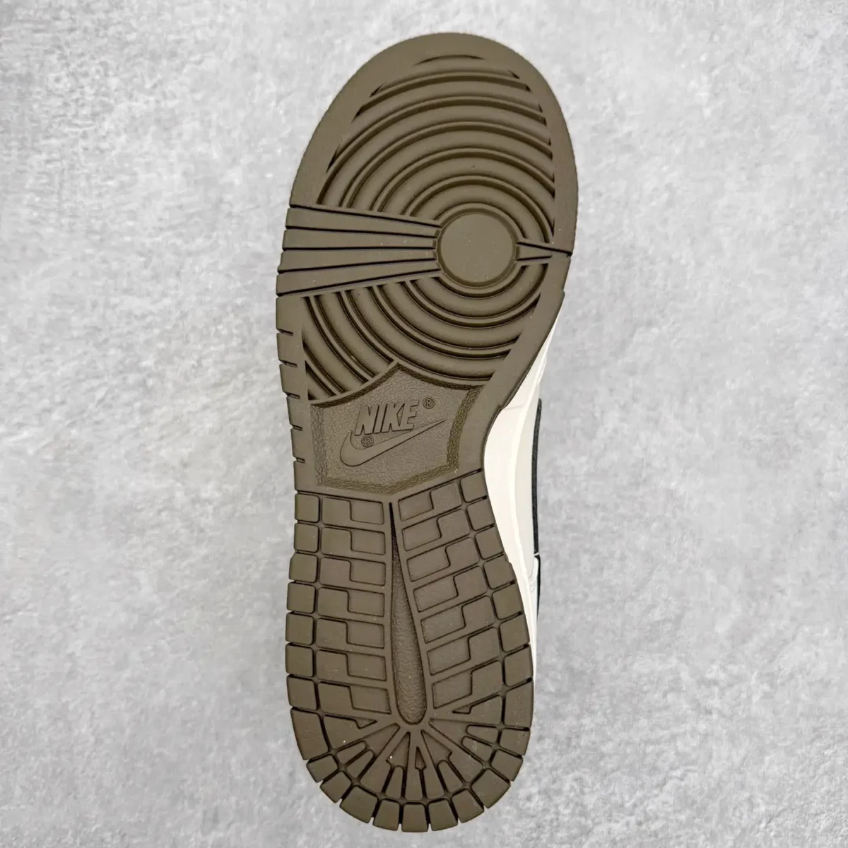Nike Dunk Low Sneakers - Image 9