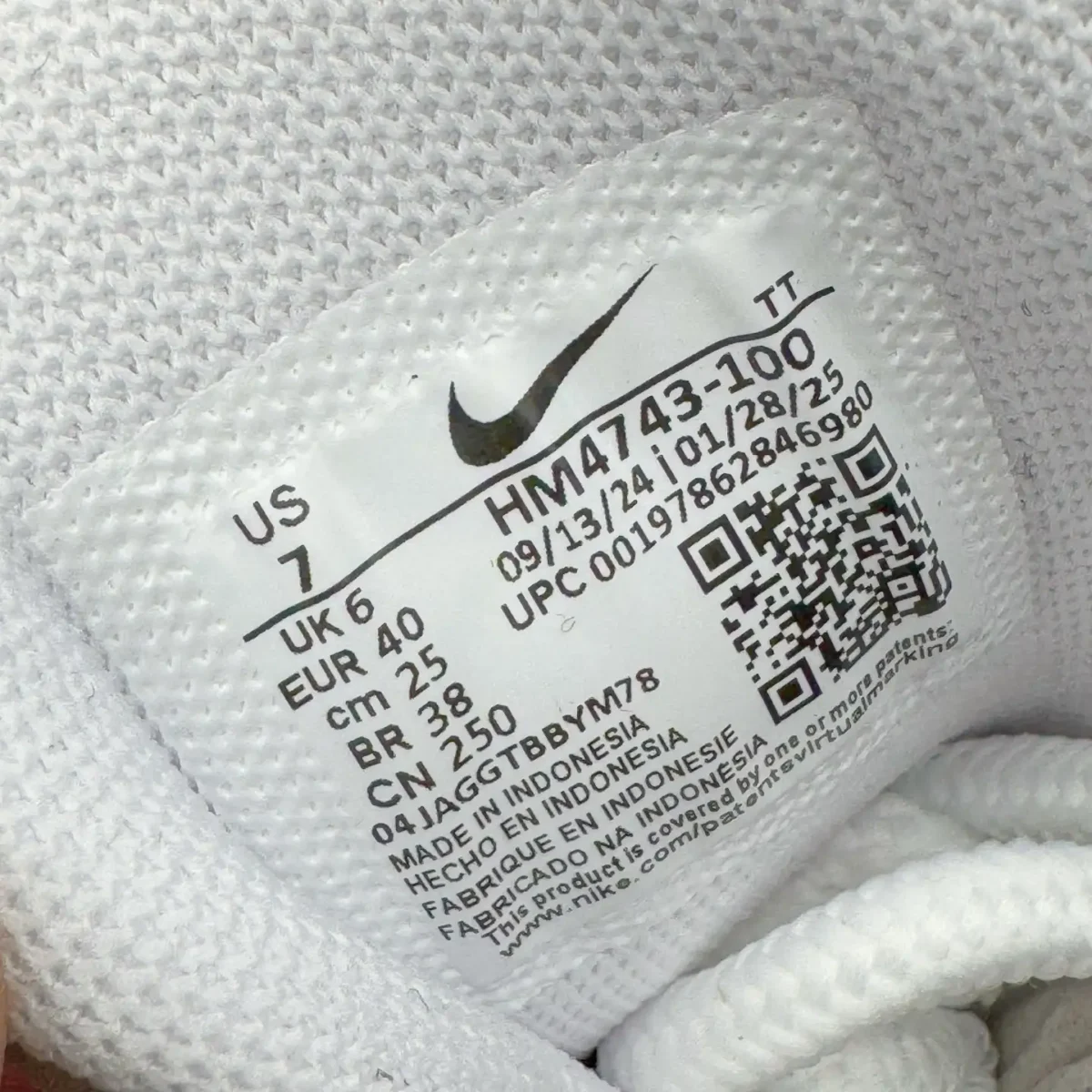 Levi's x Air Max 95 Sneakers - Image 11