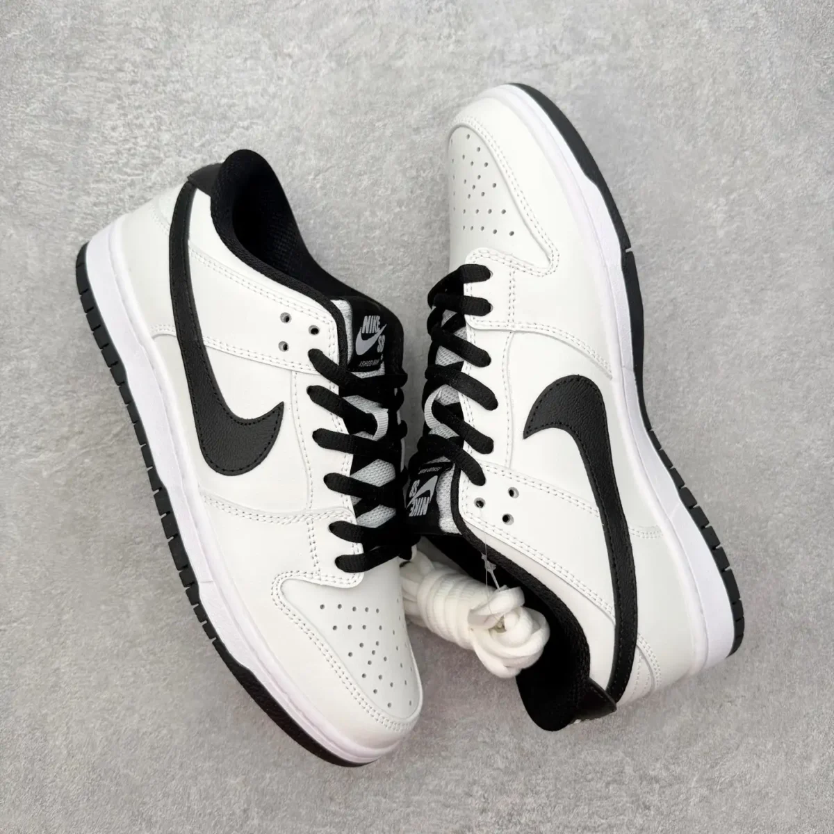 Nike Dunk Low Sneakers - Image 7