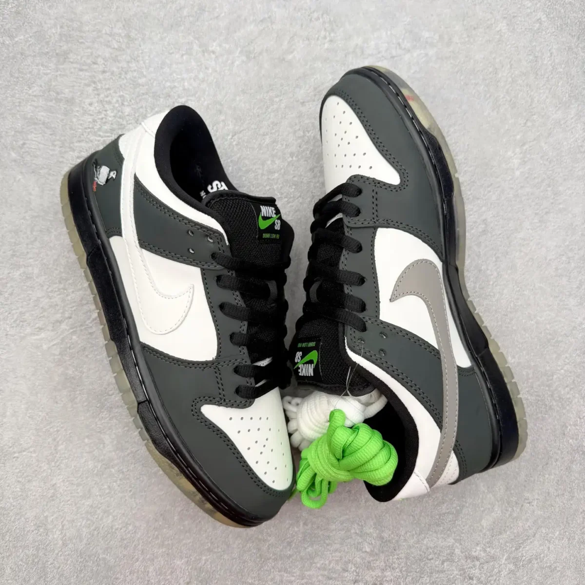 Nike Dunk Low Sneakers - Image 4