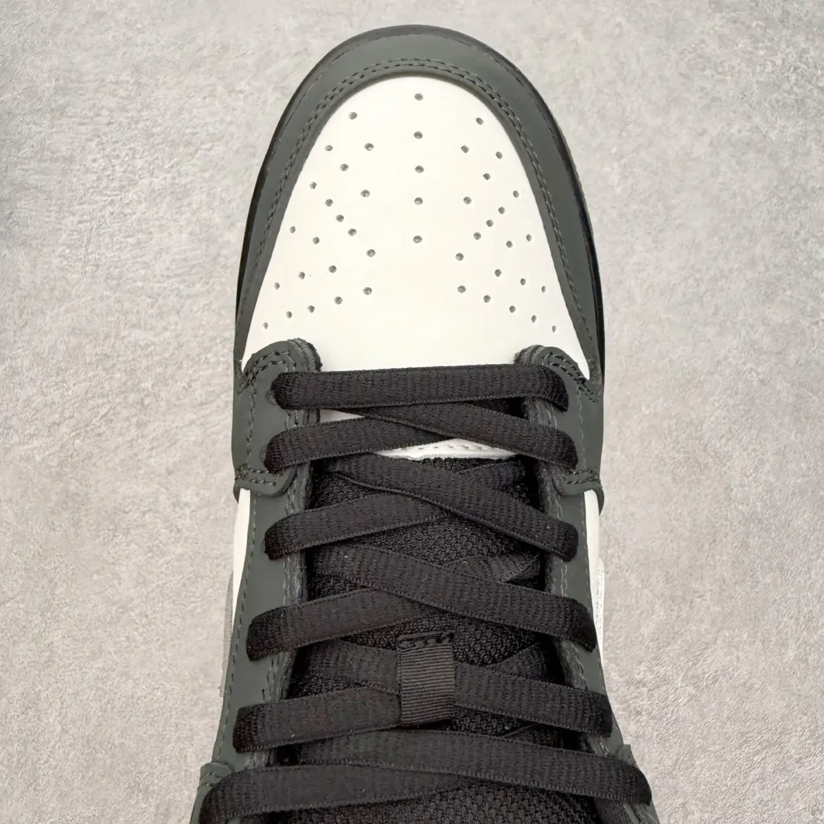 Nike Dunk Low Sneakers - Image 7