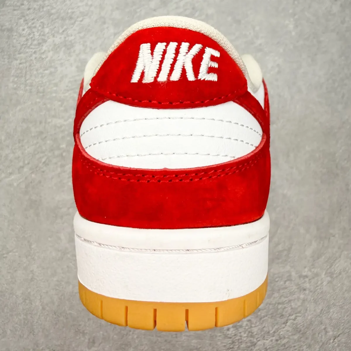 Nike SB Dunk Low Sneakers - Image 3