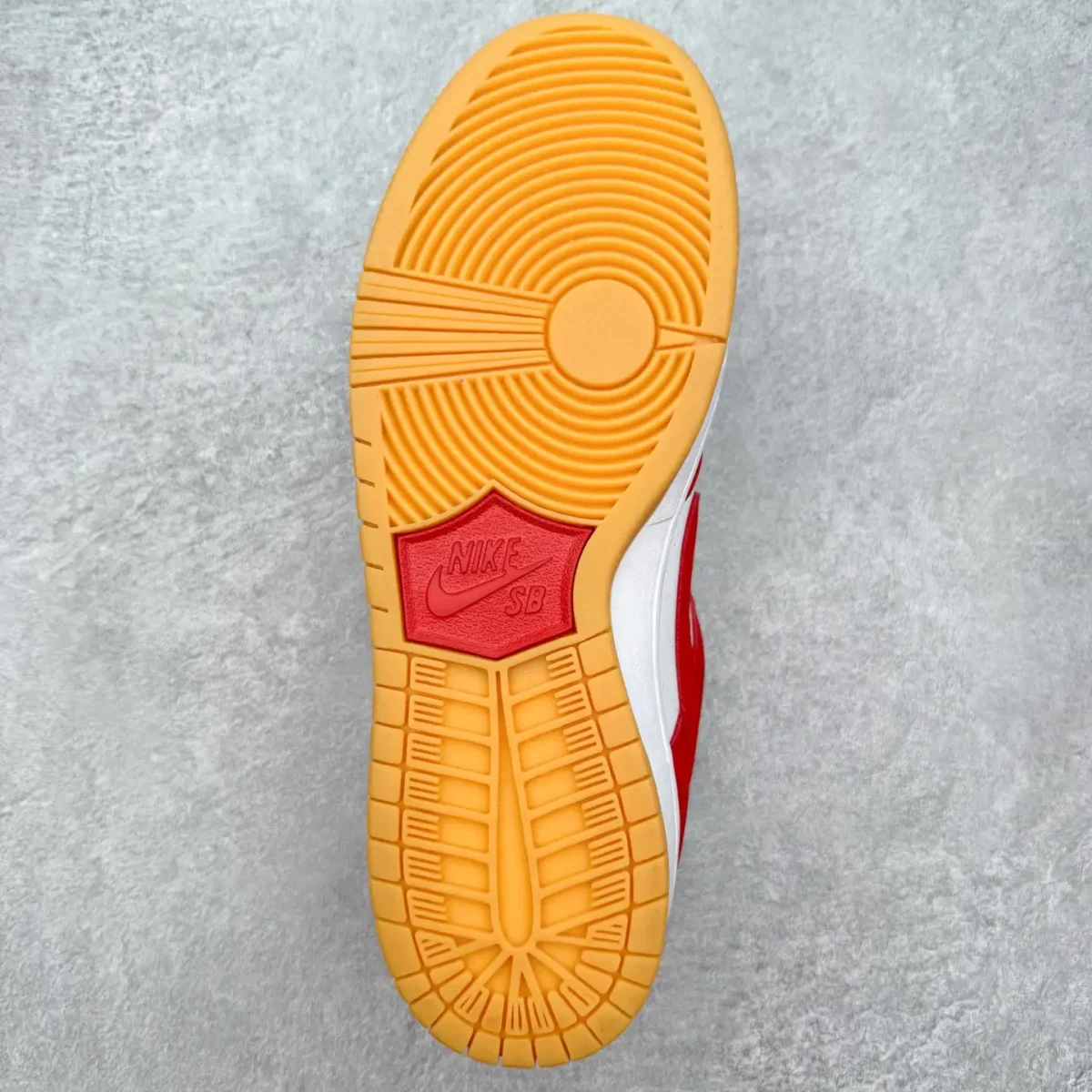 Nike SB Dunk Low Sneakers - Image 9