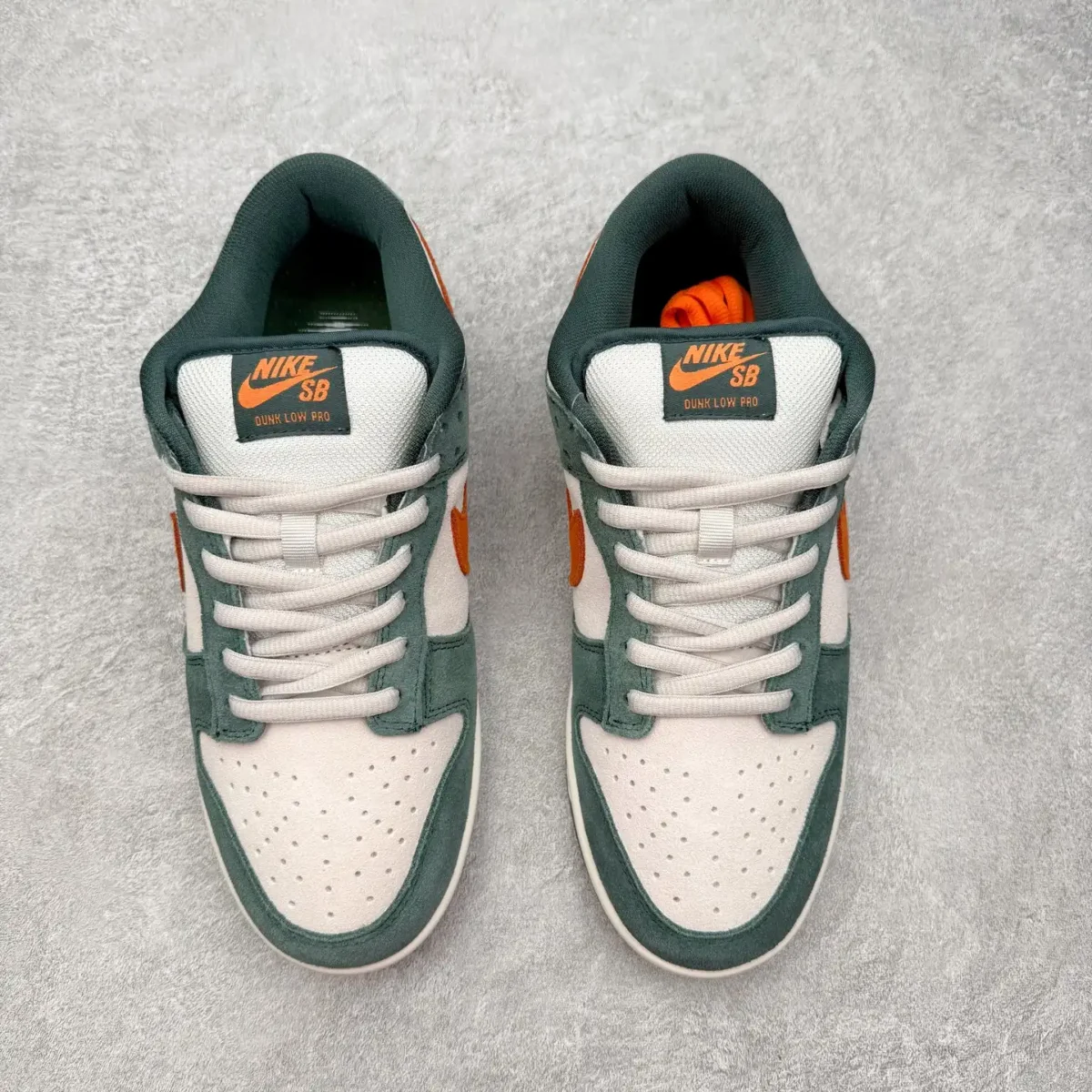 Nike SB Dunk Low Sneakers - Image 4