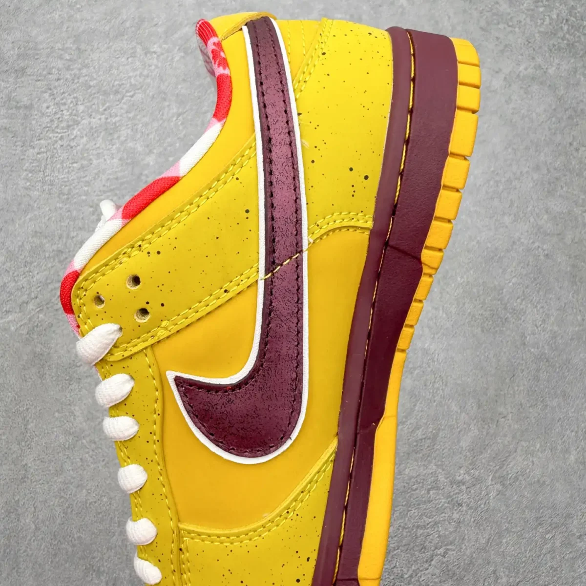 Nike SB Dunk Low Sneakers - Image 6