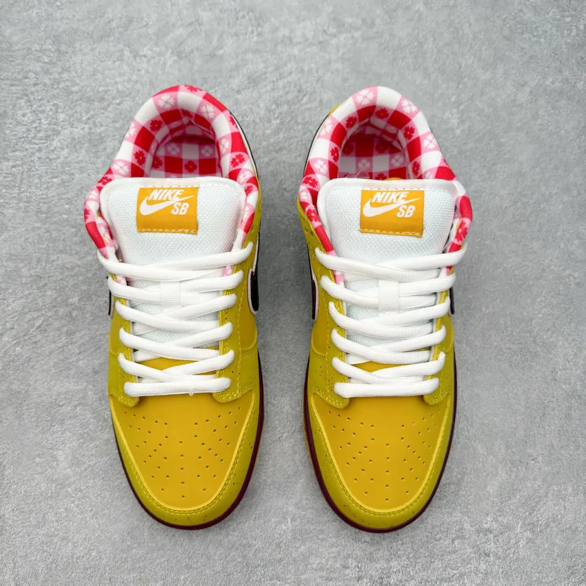 Nike SB Dunk Low Sneakers - Image 8