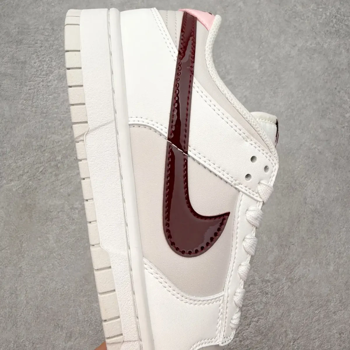 Nike Dunk Low Sneakers - Image 4