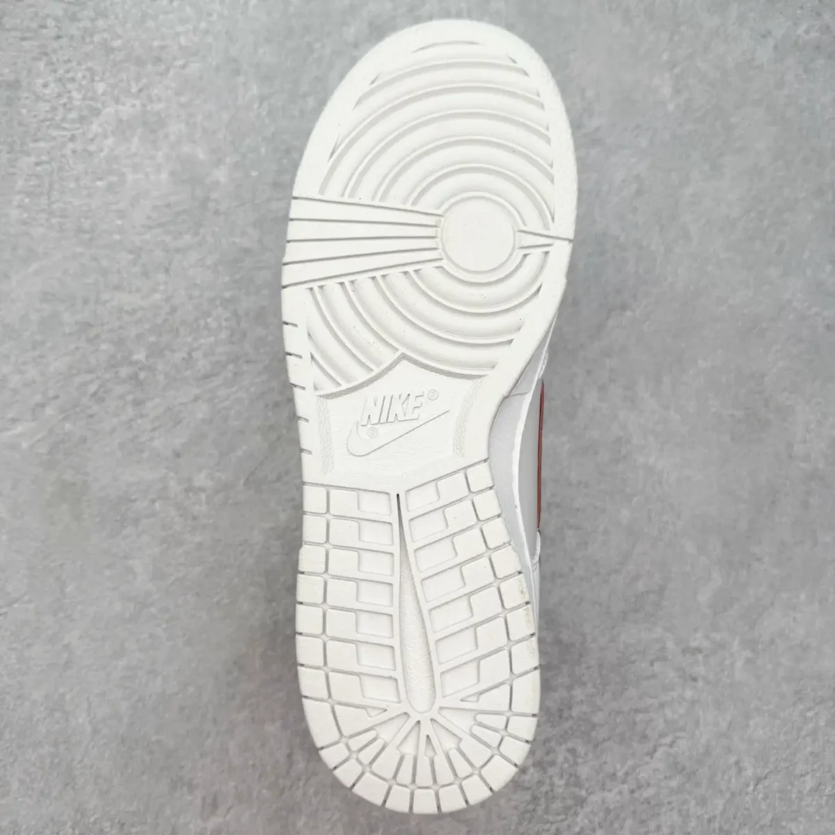 Nike Dunk Low Sneakers - Image 5
