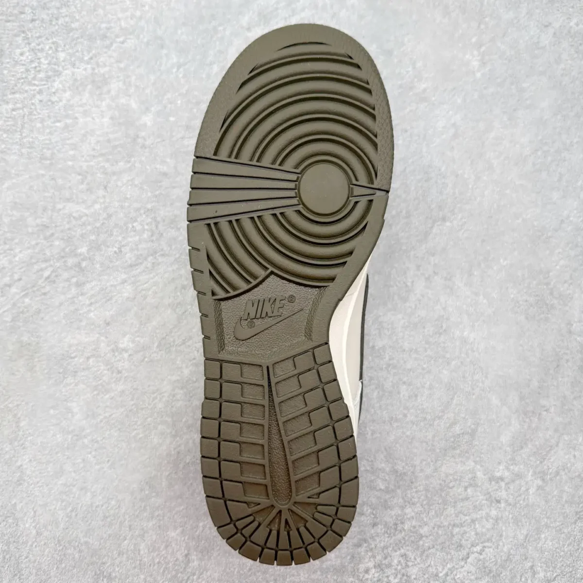 Nike Dunk Low Sneakers - Image 6