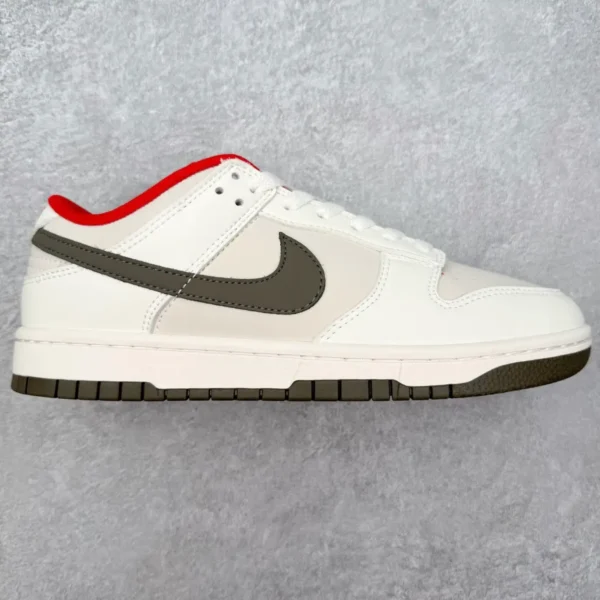 Nike Dunk Low Sneakers