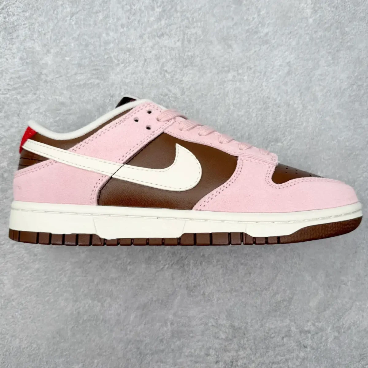 Nike Dunk Low Sneakers - Image 1