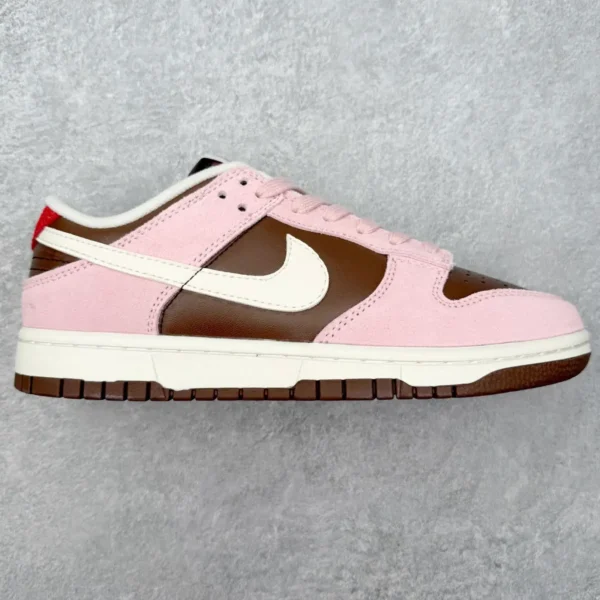 Nike Dunk Low Sneakers