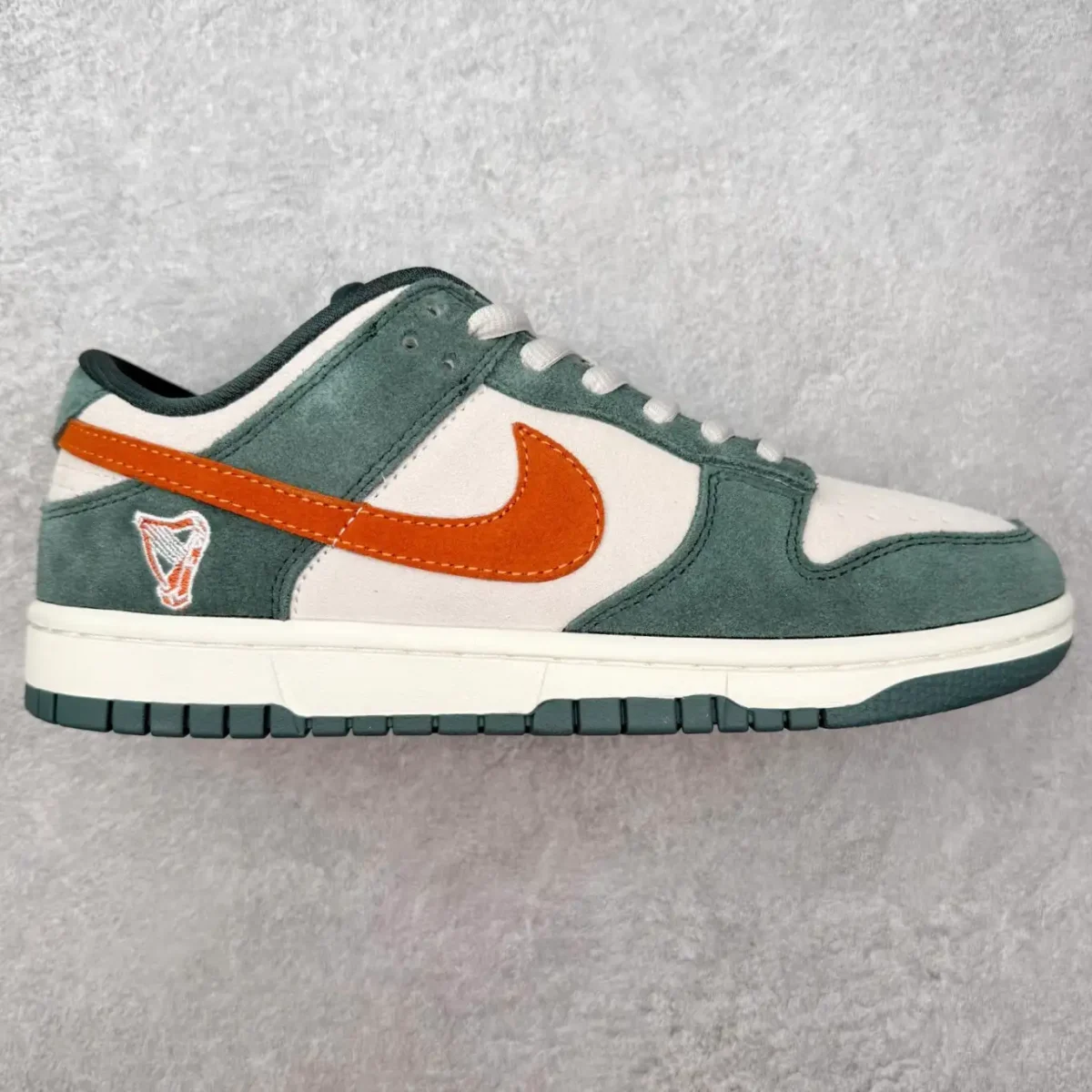 Nike SB Dunk Low Sneakers - Image 1