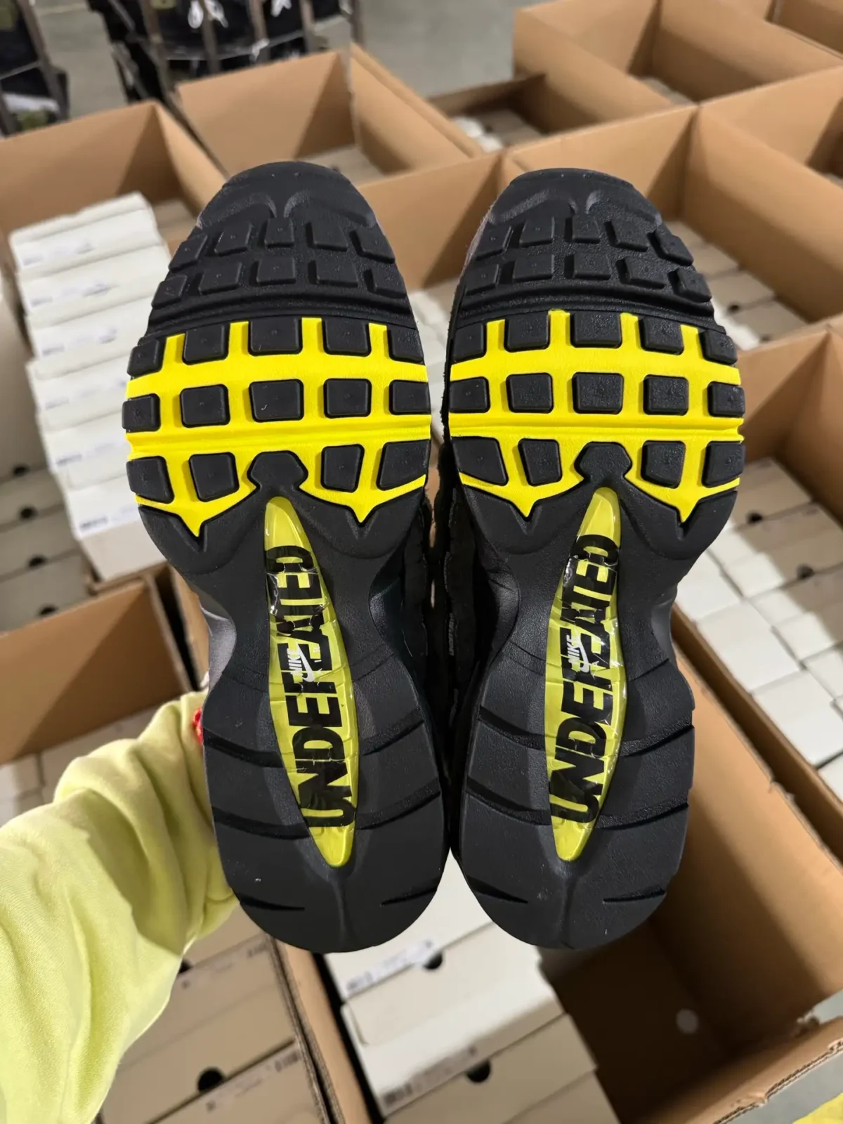 UNDEFEATED x Air Max 95 Sneakers - Image 11