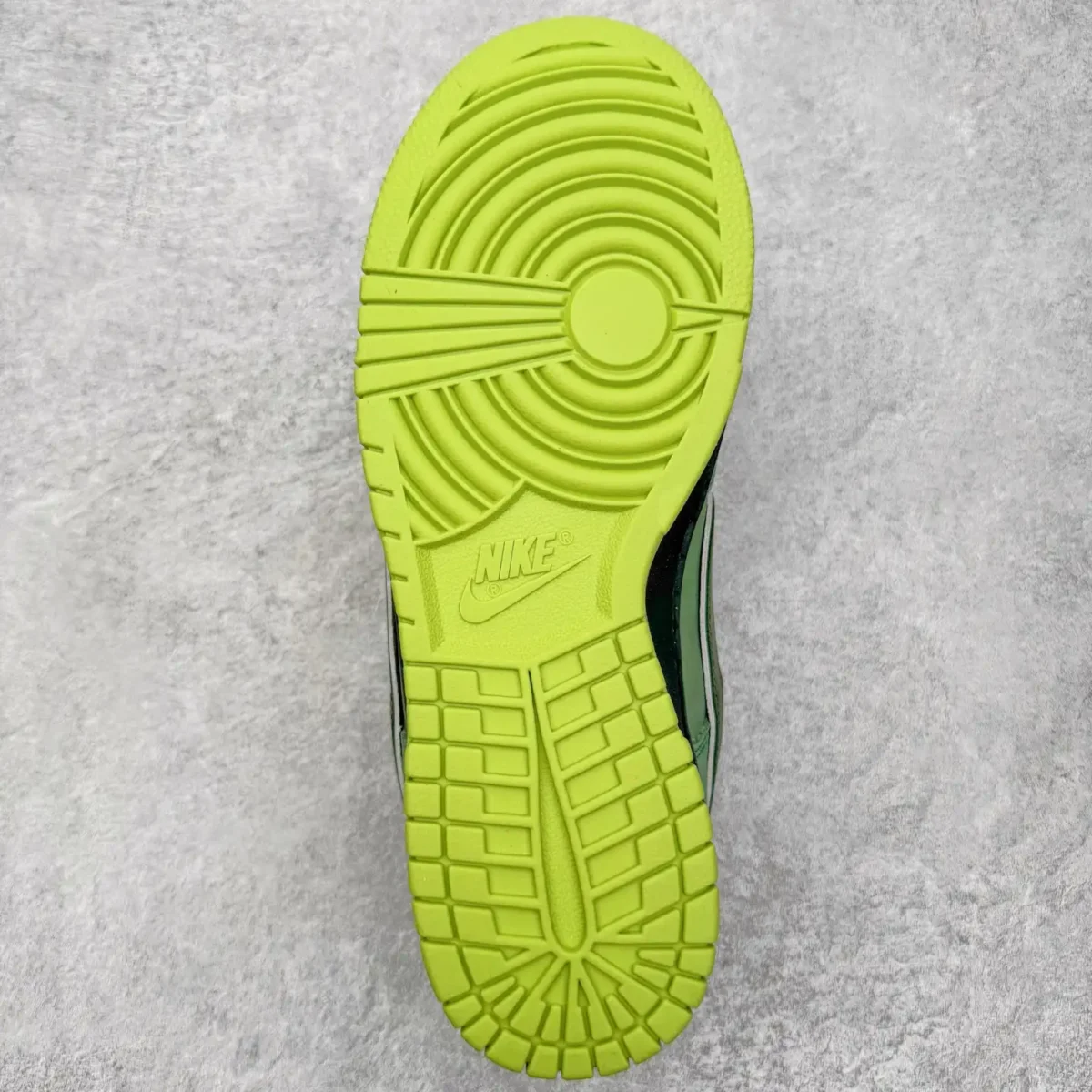 Concepts x Nike SB Dunk Low Green Lobster - Image 10