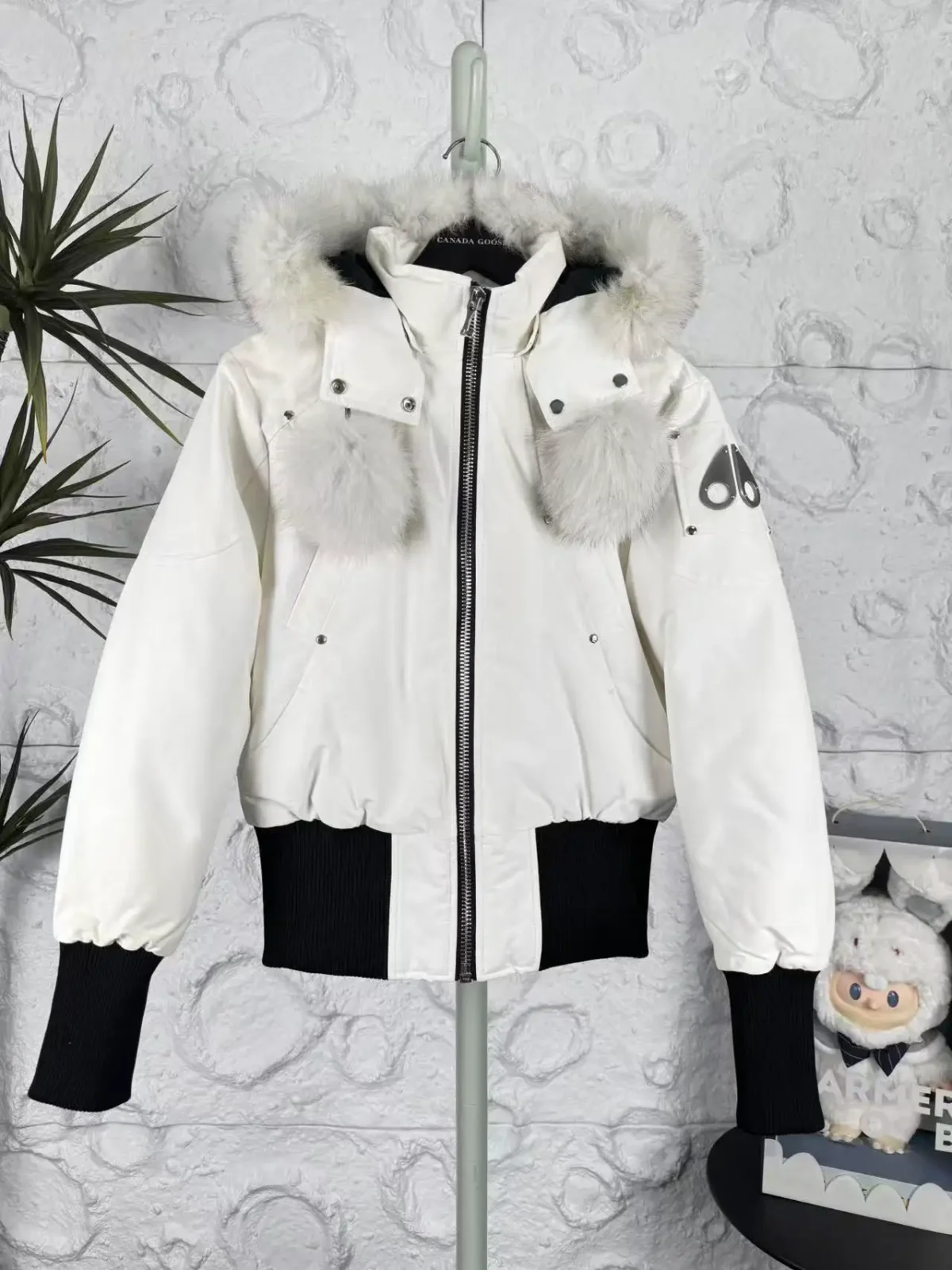 Moose Knuckles Women's Debbie Bomber Down Jacket - Image 1