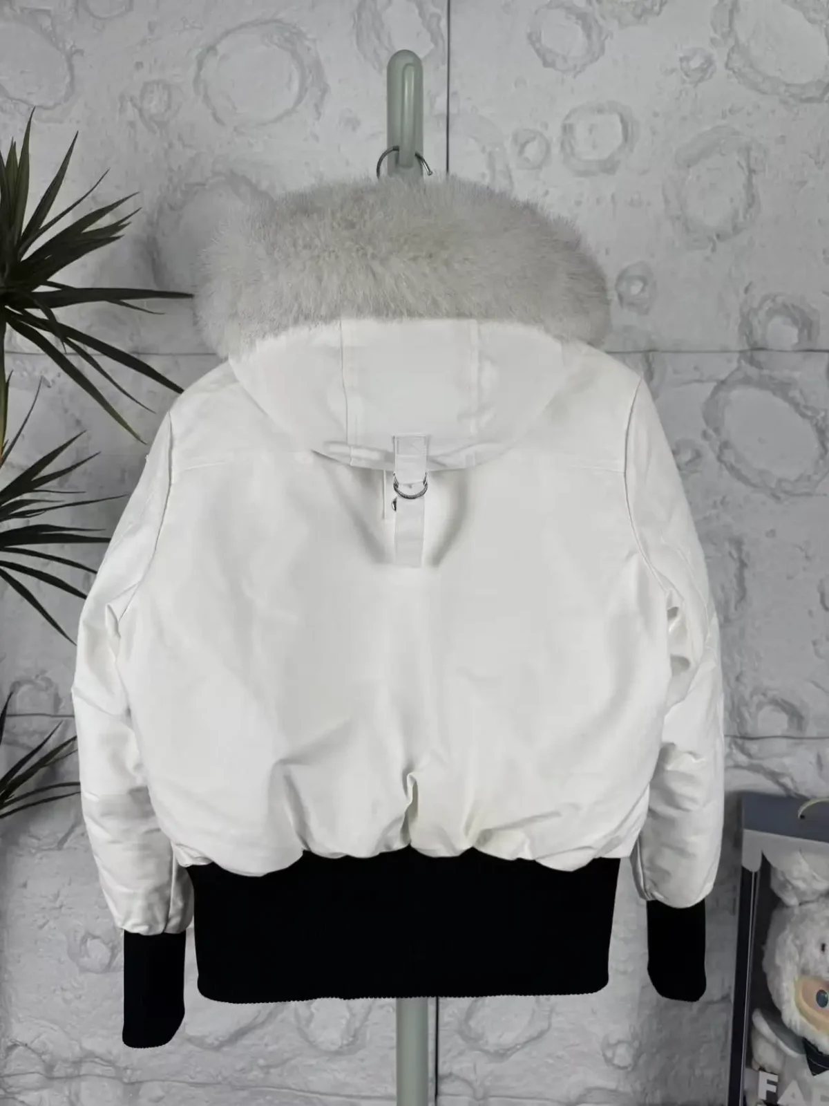 Moose Knuckles Women's Debbie Bomber Down Jacket - Image 5